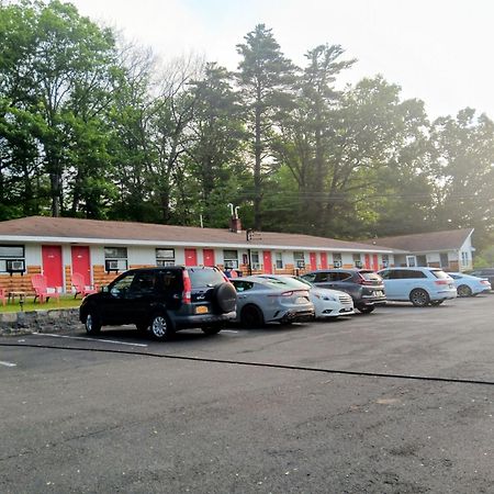 Robin Hood Motel Saratoga Springs Zewnętrze zdjęcie