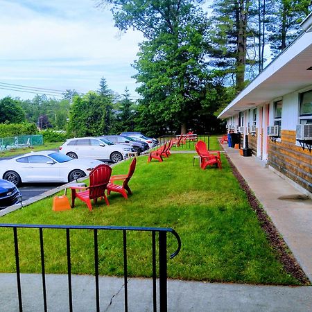 Robin Hood Motel Saratoga Springs Zewnętrze zdjęcie