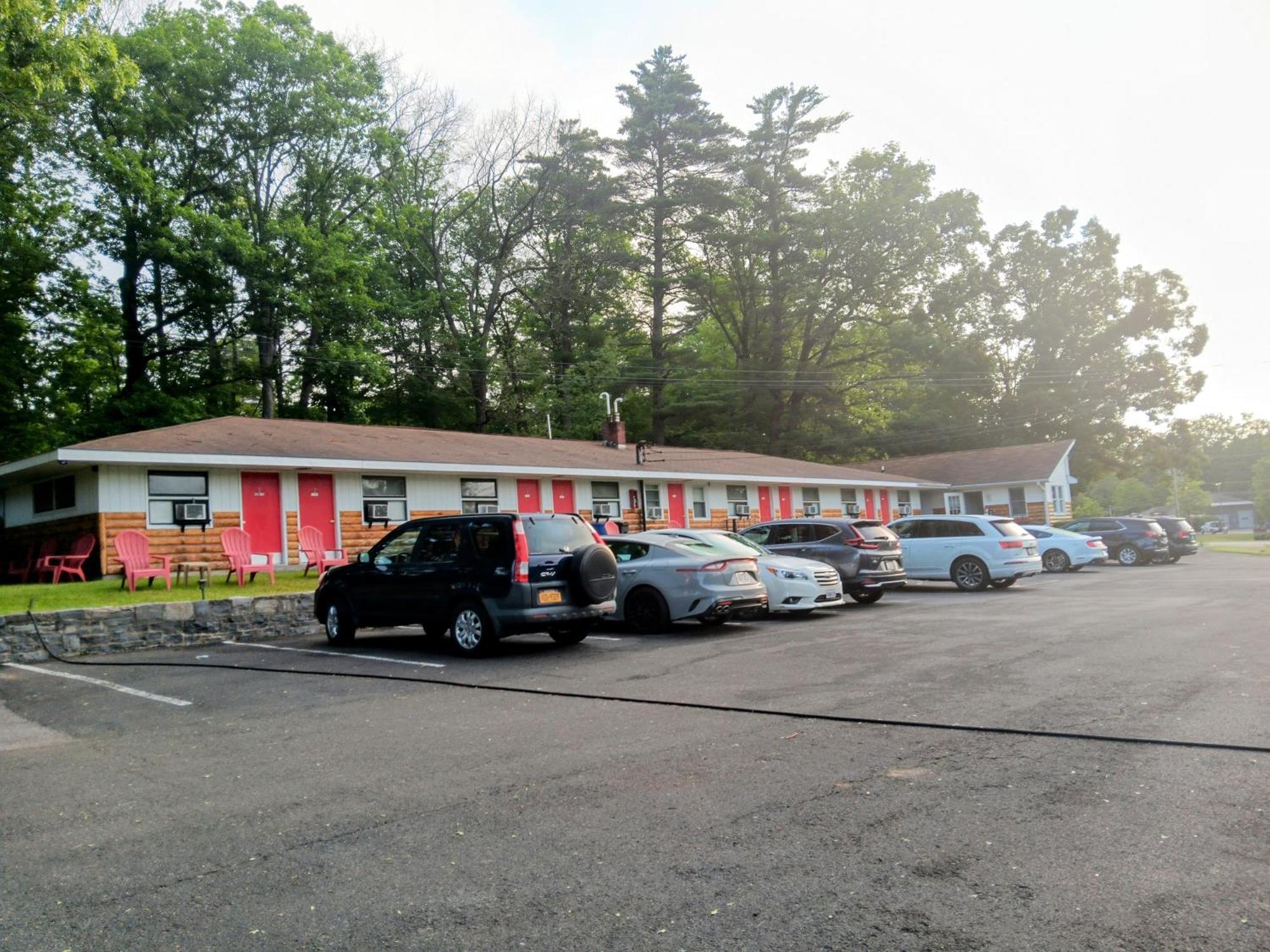 Robin Hood Motel Saratoga Springs Zewnętrze zdjęcie